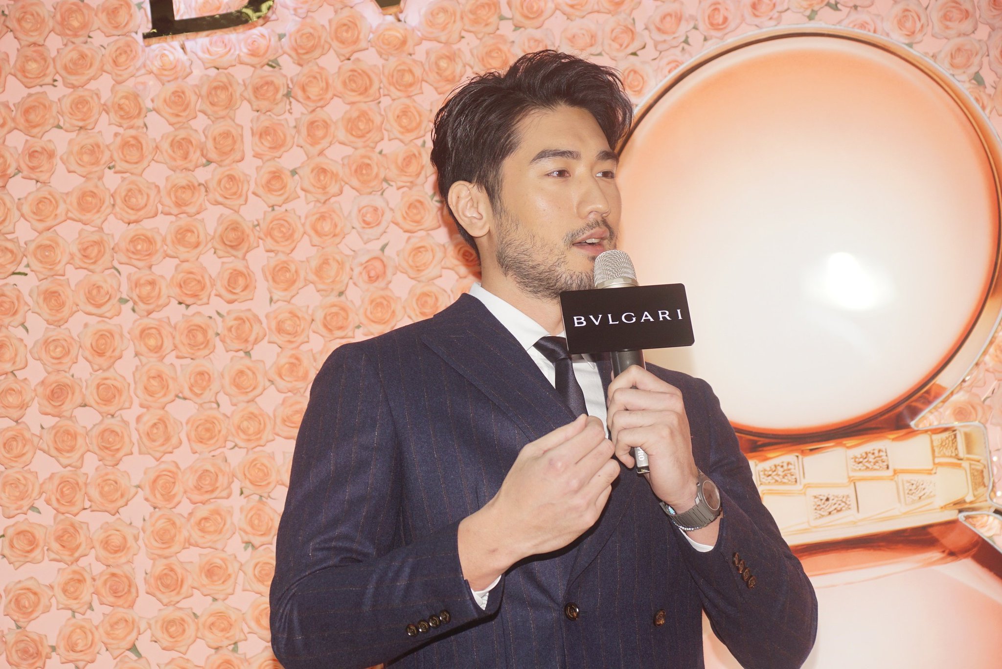 EKWWZx1U8AAN_kp?format=jpg&name=large