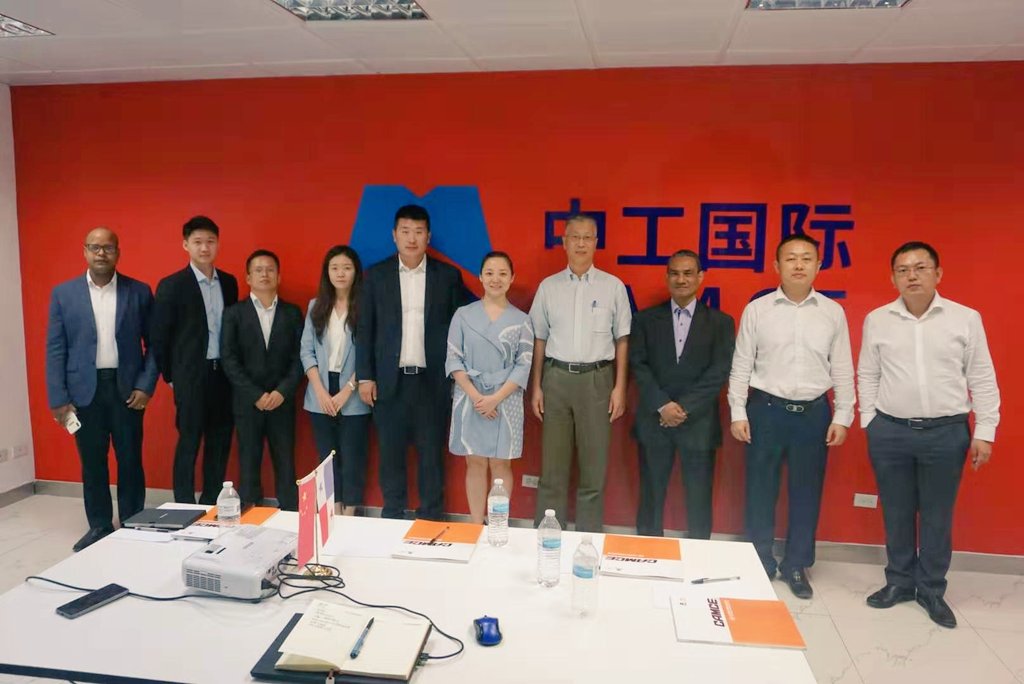 WangJianPaco's tweet photo. #CAMCE, uno de los mejores contratistas de China y a nivel mundial, está contribuyendo al crecimiento de @zolicol y de #Colón con su bodega de ferretería y equipos industriales livianos y su plan de establecer un show room de maquinarias pesadas y robots + avanzados en Panamá. https://t.co/NEbDXWyTnL