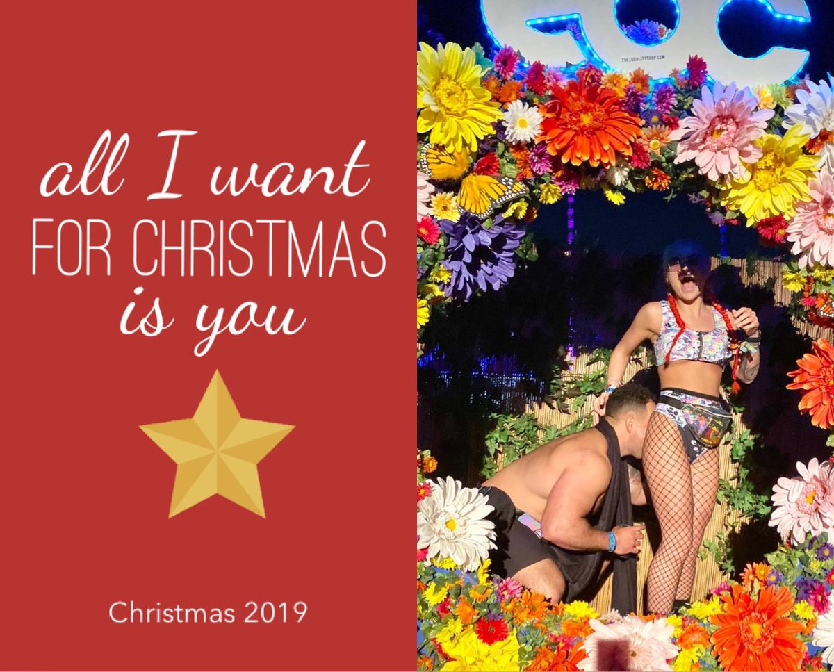 savvy_T's tweet photo. Need an opinion on Christmas cards this year. Which one? https://t.co/TedxJ2qBMk