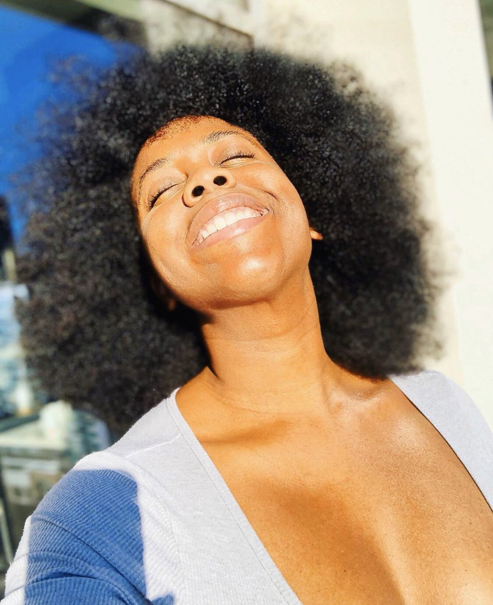 TheRealAyisha's tweet photo. Soul Glo!... You can be all the things youβve always wanted to be... beautiful, sexy. Just let it shine through. β¨ #soulglo #naturalhair #hairprogress #bighair #naturals #kinkychicks #blackbeauty #browngirl #healthyhair #curls #afro #selflove #washndgo #ayisha #ayishacottontail https://t.co/37if9bkHPB