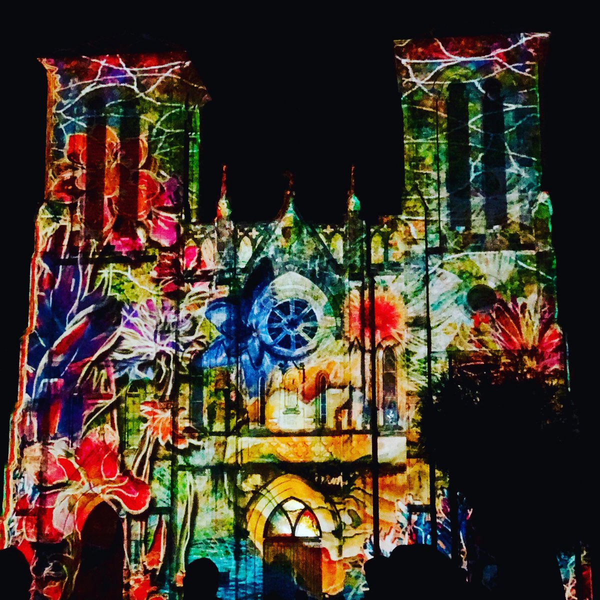 baumkb's tweet photo. SanAntonio amazing display of lights. #SanFernando #SanAntonio https://t.co/PFxv524EHN