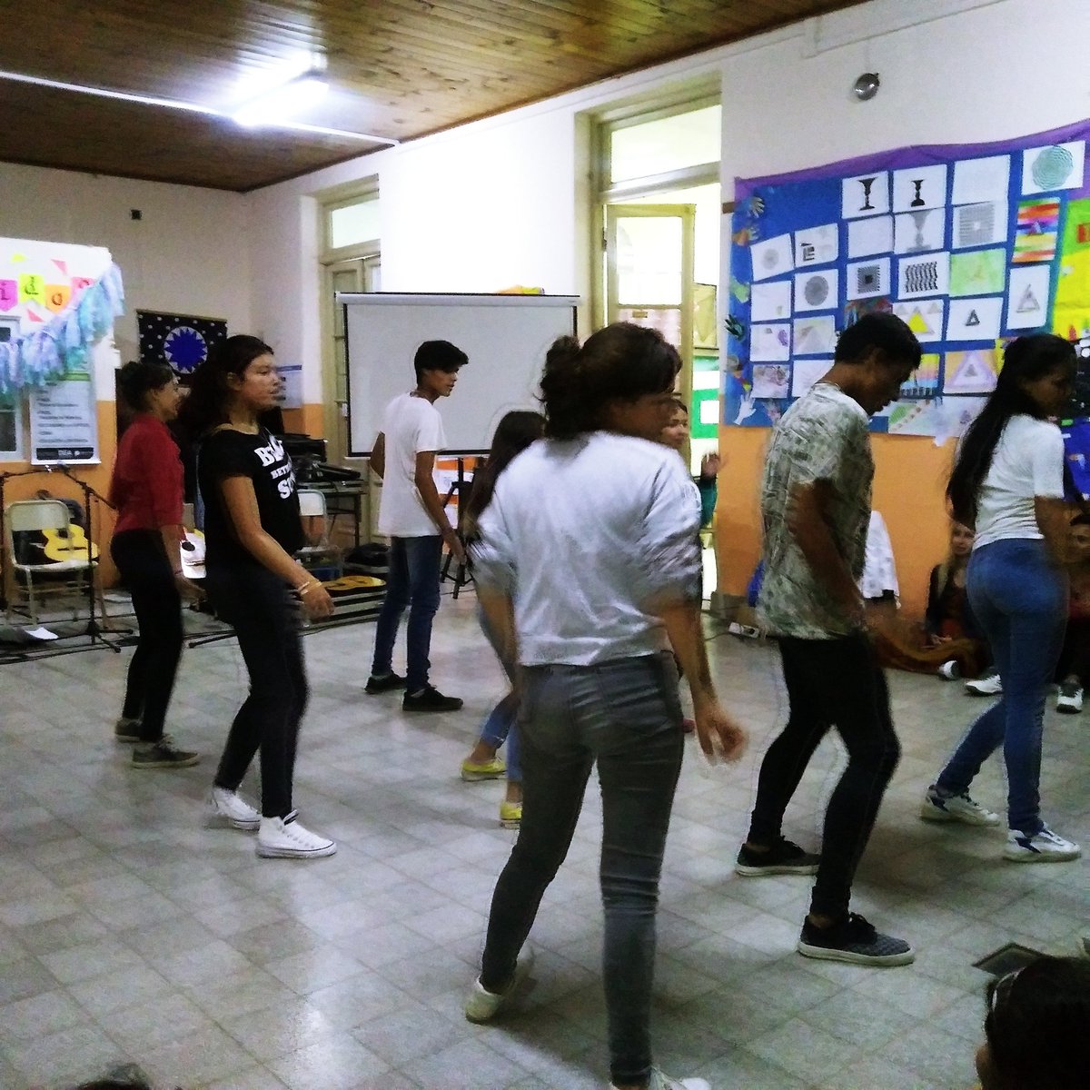 cecedieoe's tweet photo. Cierre de Escuelas Abiertas en Escuela Secundaria N°4 de Arrecifes. Sonidos y Colores para disfrutar👇
@BAeducacion @Pse_RXll @adriana_frega @BAregion12 @InspeccionGral @SecundariaDGCYE @News_965 @AmArrecifes @ArrecifesGen @NotiArrecifes @Arrecifes_BA https://t.co/8QUTbqCoE0