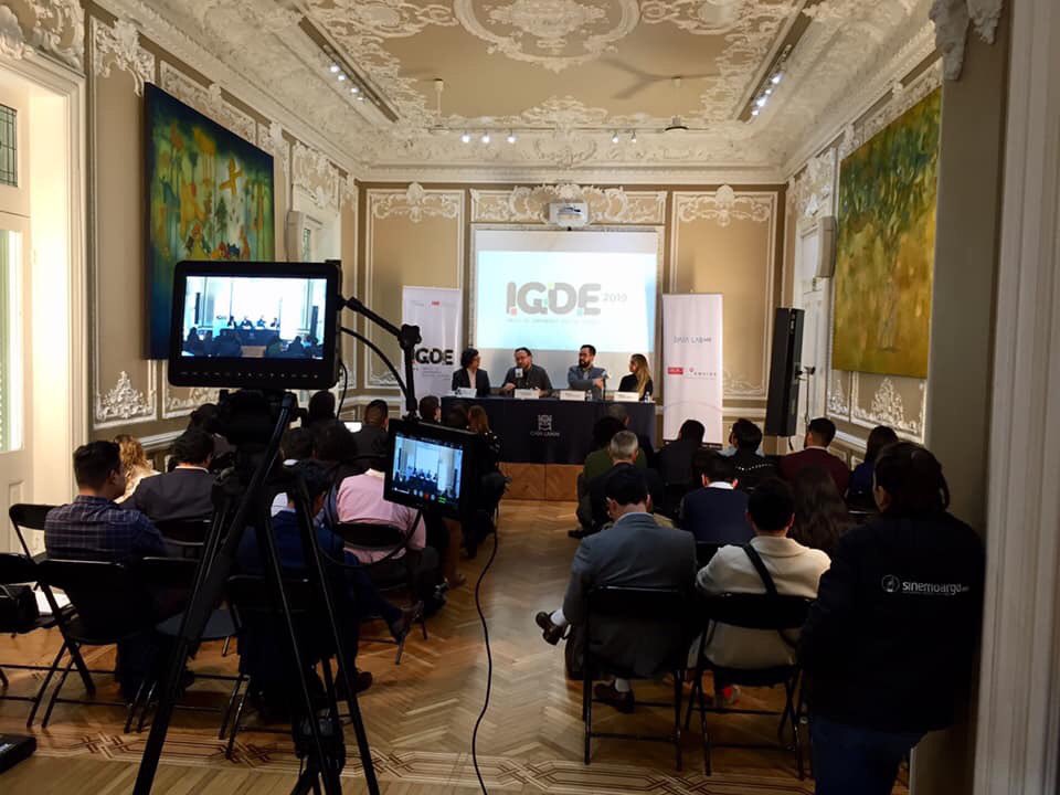 u_GeOBe's tweet photo. Para medir el estado de la #GobernanzaDigital en los portales web de las entidades federativas, 
@MxDatalab y el @EQUIDE_Ibero elaboraron el Índice de Gobernanza Digital Estatal (#IGDE2019), mismo que hoy presentaron en @casa_lamm de la Ciudad de México https://t.co/Qrt9eeGMuR