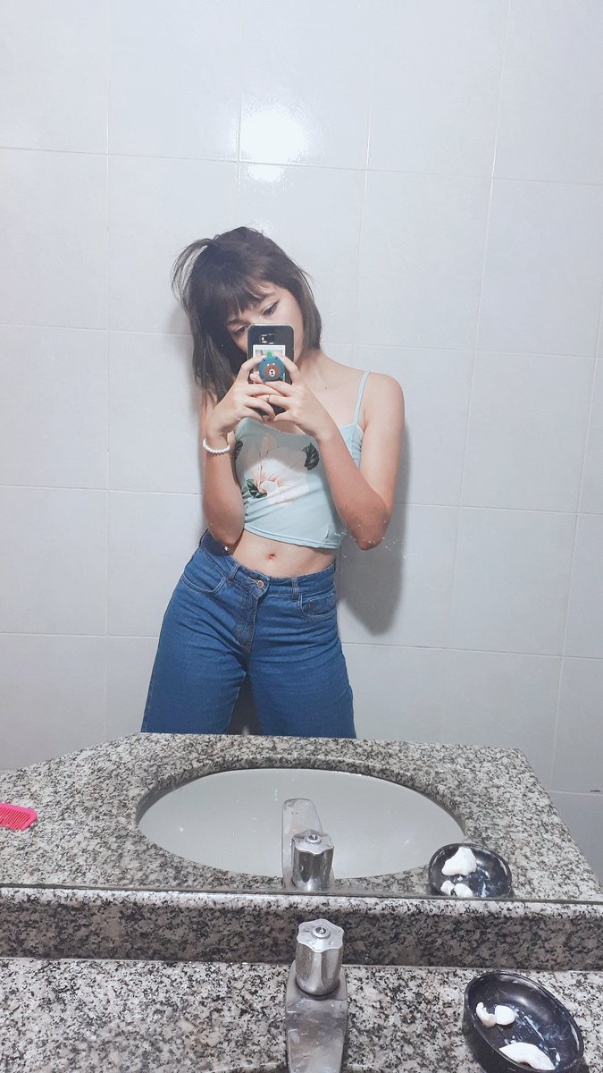 uQueenLisa's tweet photo. Algum slave afim de brincar nessa triste noite?

#footfettish #footlovers #Feetfettish #paypig #pigpay #domme #findomme #findomslaves #findomgoddess #findom #sugardaddywanted https://t.co/xQOJyBRBOZ