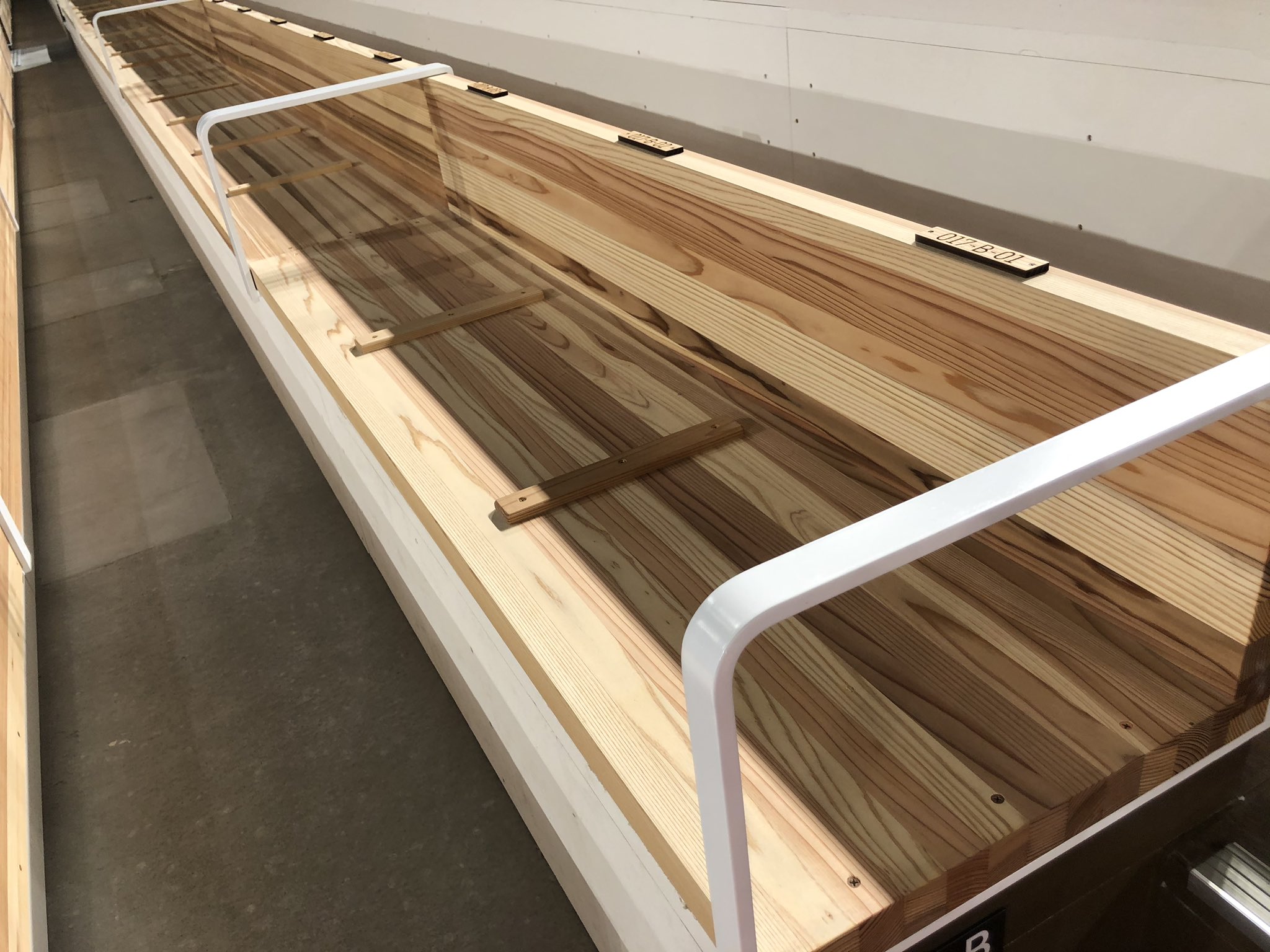 東京オリンピック会場の 有明体操競技場 木製の座席に賛否両論 Twitter