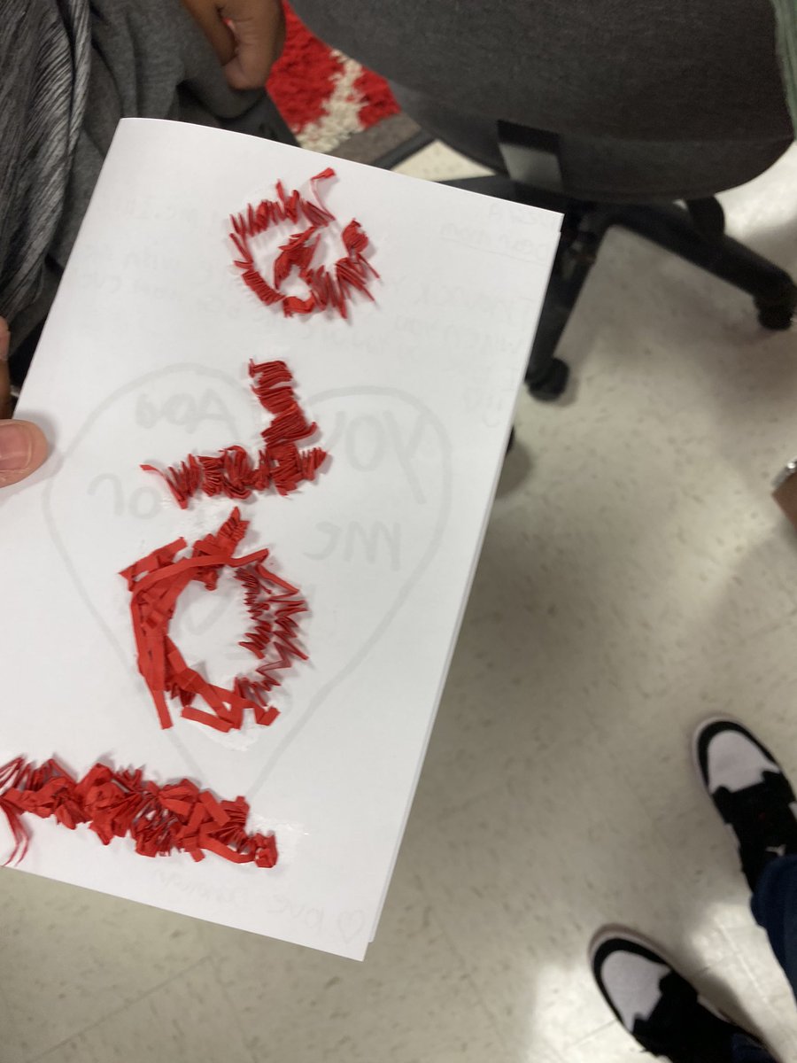 Mrs_R_Lala's tweet photo. Students wrote and designed their own Thank You cards to give to someone they appreciate. #HappyThanksgiving #StationNationTFLG https://t.co/r9TfloWFoG
