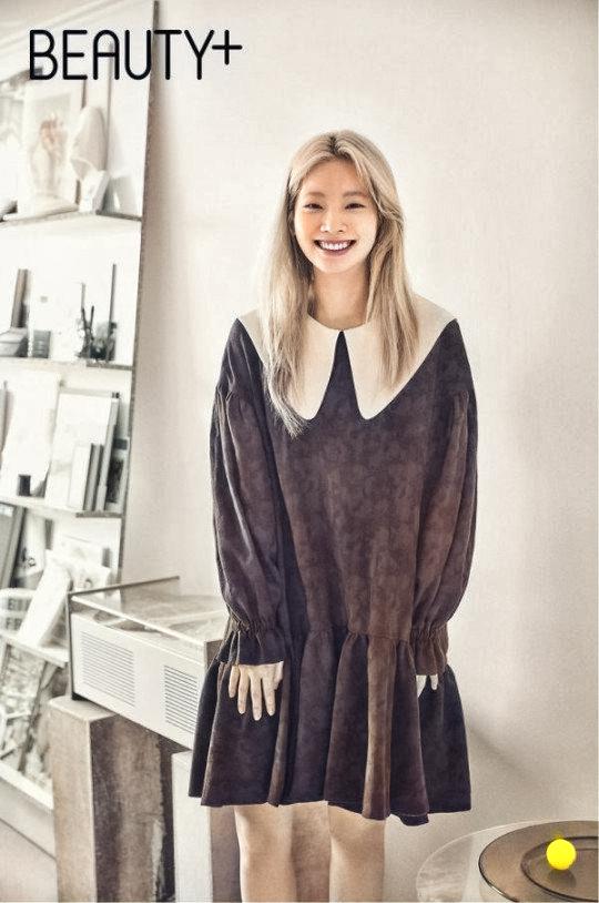 iSpeak_Twice's tweet image. Blonde girl in Dress... 
taken circa 1930s
#DAHYUN #Colorizing
#MAMAVOTE #TWICE @JYPETWICE