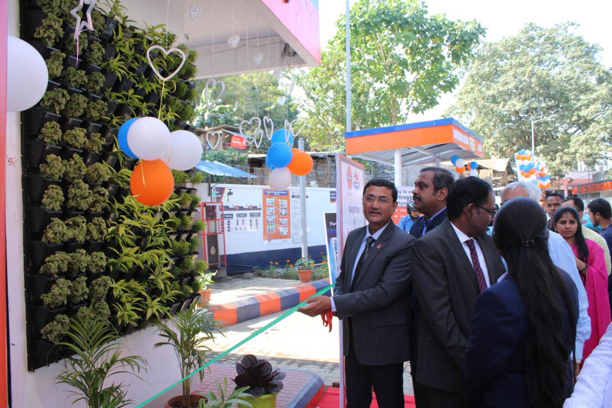 IOCL_Assam's tweet photo. The first Vertical garden in a Retail Outlet in North East India inaugurated by CGM IndianOil AOD Mr Uttiya Bhattacharyya at M/s Marwet Petroleum Agency,Khanapara,Ri-Bhoi Dist,Meghalaya.
#ioclassam #greenindiachallenge #SustainableDevelopment #sustainability https://t.co/GKI8Us3EnX