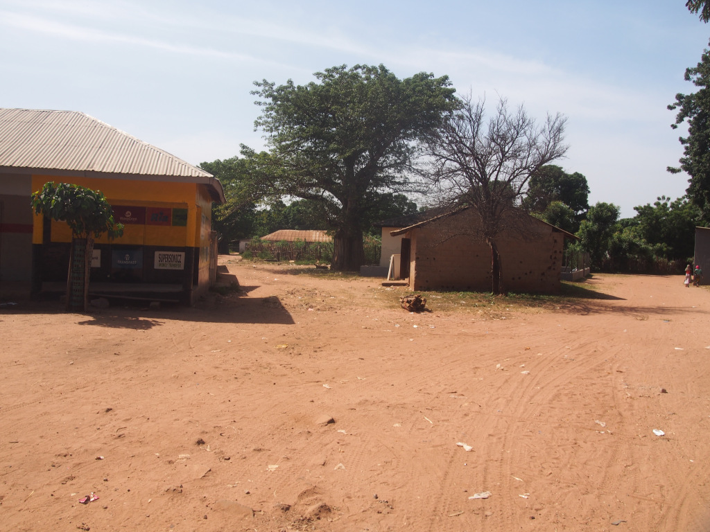 doctopus_anny's tweet photo. The first of two posts about my visits to another #research campus #Keneba, #TheGambia, the mythical paradise of #datamanagers worldwide. I discovered that other local myths and legends include #pirates and bush-dwelling… https://t.co/S8XrA5gQG3 https://t.co/dR6eFOEo56
