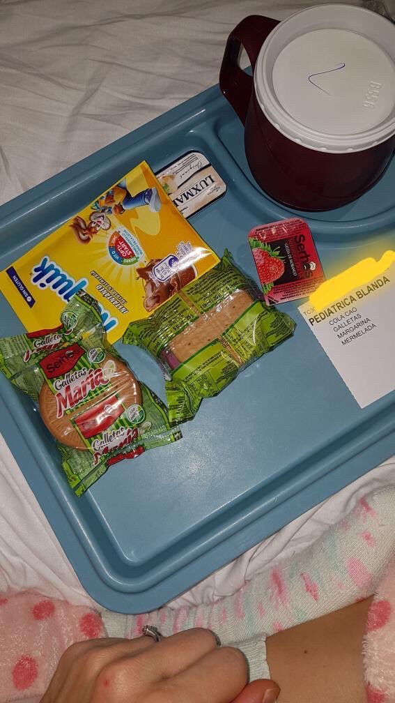 Dieta blanda para una niña de 4 años recién operada en el hospital. 

Sólo en el desayuno, puede tomarse alrededor de 20gr de azúcar. 

¿De verdad no se puede hacer mejor?