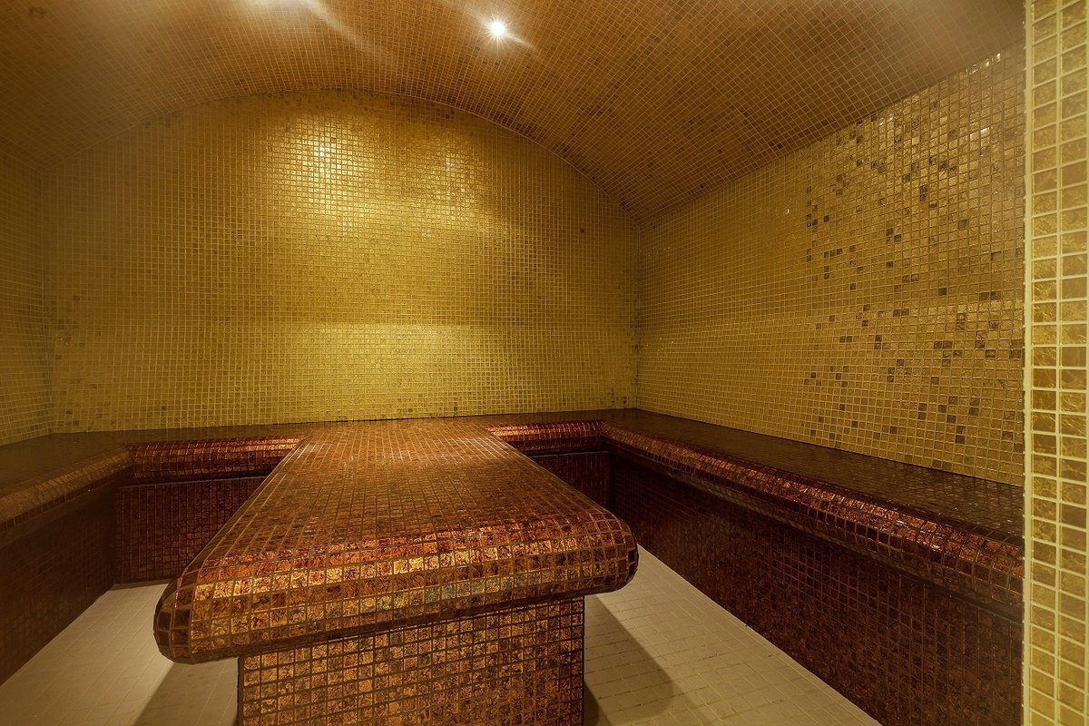 ThaiSquareSpa's tweet photo. #wellnesswednesday - Check out our steam room. Ideal place to get out of this cold weather plus lots of health benefits. #thaisquarespa #londonspa #spa #feelgood #luxuryspa  #senspace #relax #londondayspa #selfcare #health #wellness #holistic #energy #invigorating #steamroom https://t.co/u3sFQ9DwiG