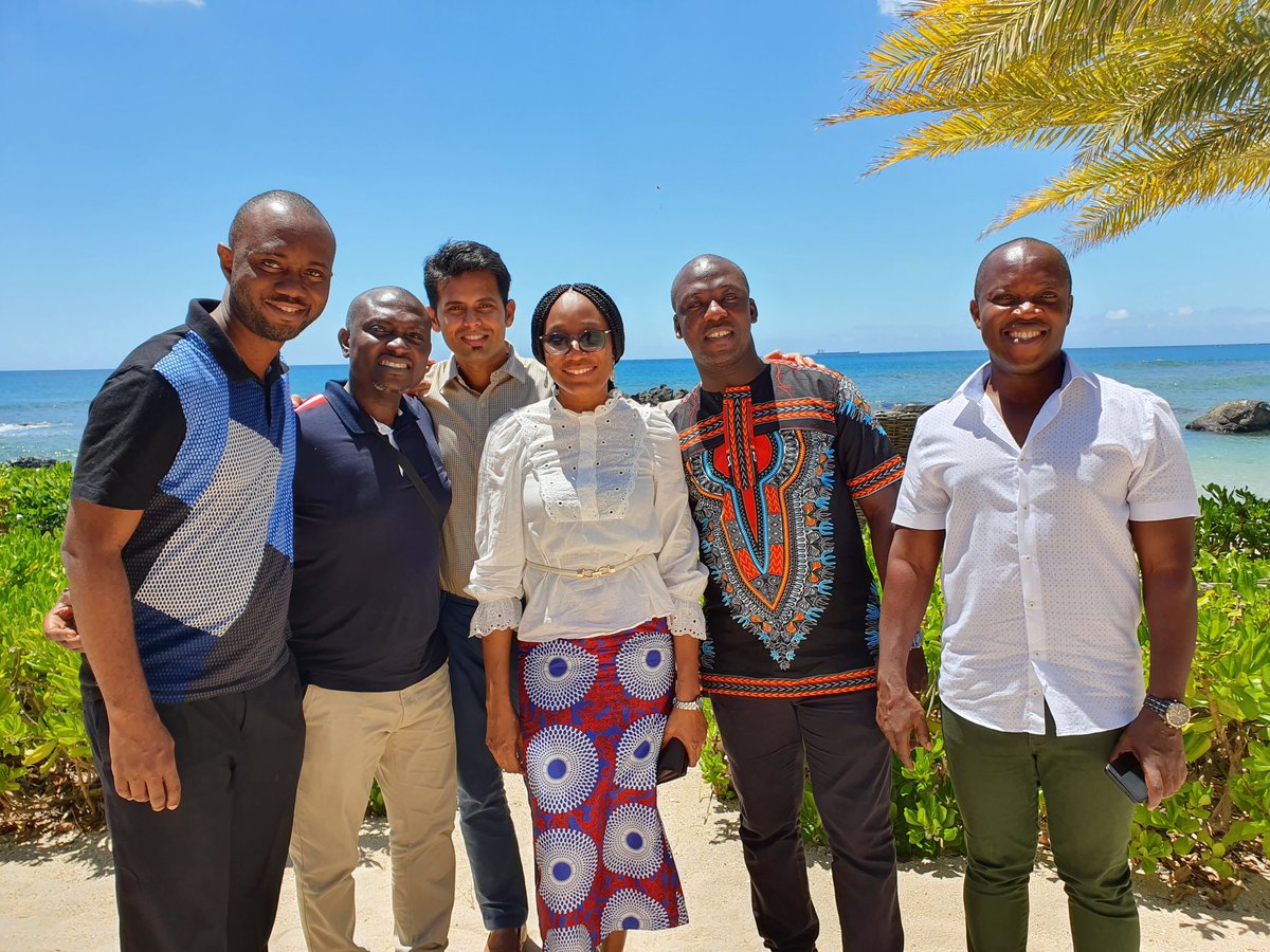 Thank you to this group of incredible leaders for your commitment, engagement and constant willingness to learn over the past 12 months! It has been a pleasure working with you all, and we look forward to seeing what is to come... 🙌