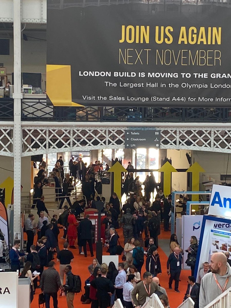 LondonBuildExpo's tweet photo. The doors have only been open for an hour, but there’s already thousands in attendance! If you’re not at #LondonBuild the largest construction &amp; design show yet, where are you? https://t.co/pQzDGxYmJx