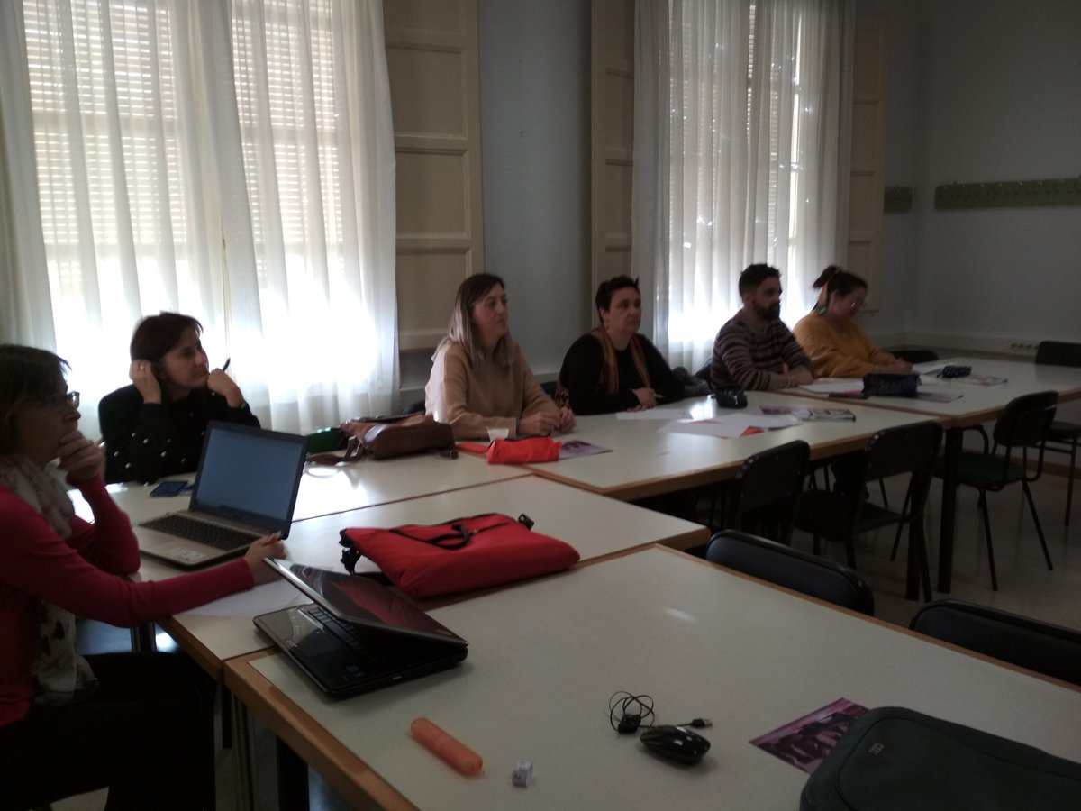 Hoy tenemos el lujo de contar con Juan Royo en el curso:" SOFT SKILLS para COFO".  El profesorado muy implicado y participativo en la formación. <a href="/dgafprofesorado/">F. Prof. Aragón</a>