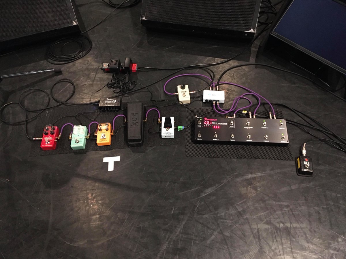 Providence_JPN's tweet photo. カルメン・マキ&OZのギタリスト春日博文の足元をお披露目です。用途に合わせて信号周り構築いたしました!#カルメンマキOZ #カルメンマキ #春日博文 #川上シゲ #武田Chappy治 #厚見玲衣 #Providence #エフェクター #ケーブル #SDT2 #STV1JB #PV9 #DVI1M #Z102 #P203 #B202 #V206u #PEC2 #ClubCitta https://t.co/G5MZh1ymy5