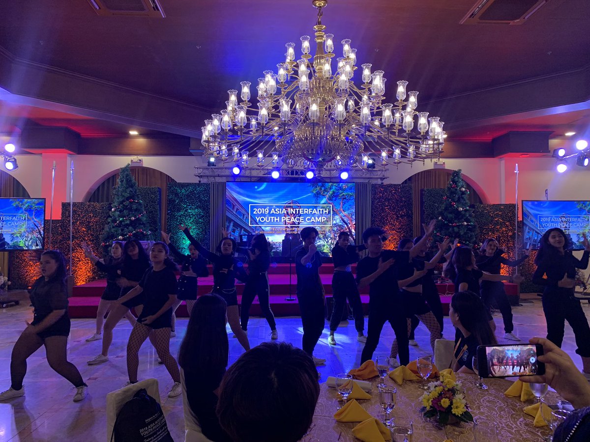 rfp_apiyn's tweet photo. The UST Archetypes showcasing their award-winning dance routine for our fellowship dinner happening right now. #RfPAPIYN #APIYNxUST https://t.co/m8B7a6fS45