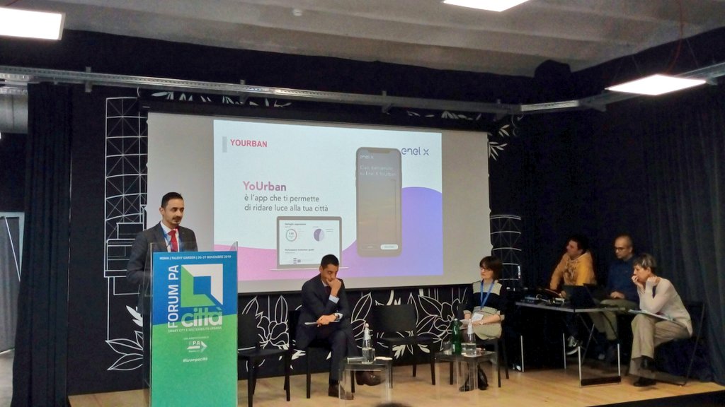 ICityRank_fpa's tweet photo. Giuseppe Rapone presenta a #forumpacittà la piattaforma #yourban di @EnelXItalia che permette il monitoraggioservizi, la condivisione e la georeferenziazione dei disservizi per interventi tempestivi su impianti di illuminazione #smartlighting #SmartCity #SustainableDevelopment https://t.co/cqubQ2xeAm