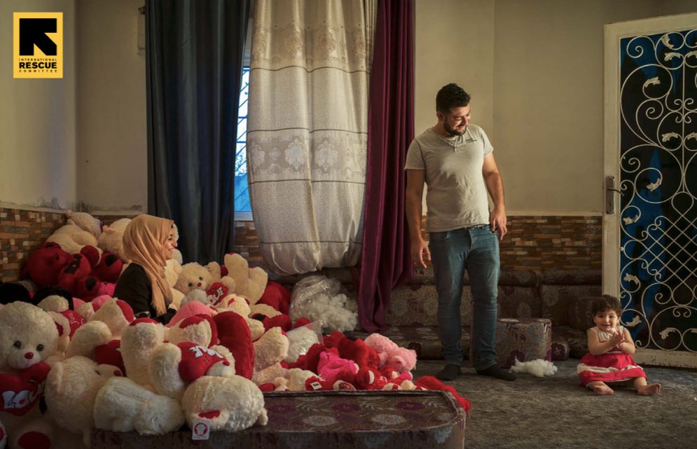 marcoaviotti's tweet photo. Beautiful photos by @chrisdebode taken as part of our recent assessment on #ShiftingSocialNorms amongst #Syria'n #refugees in #Jordan. See them here: https://t.co/IIVEB2gTjV @RESCUEorg @RESCUE_EU https://t.co/cfJ6ExcS0t