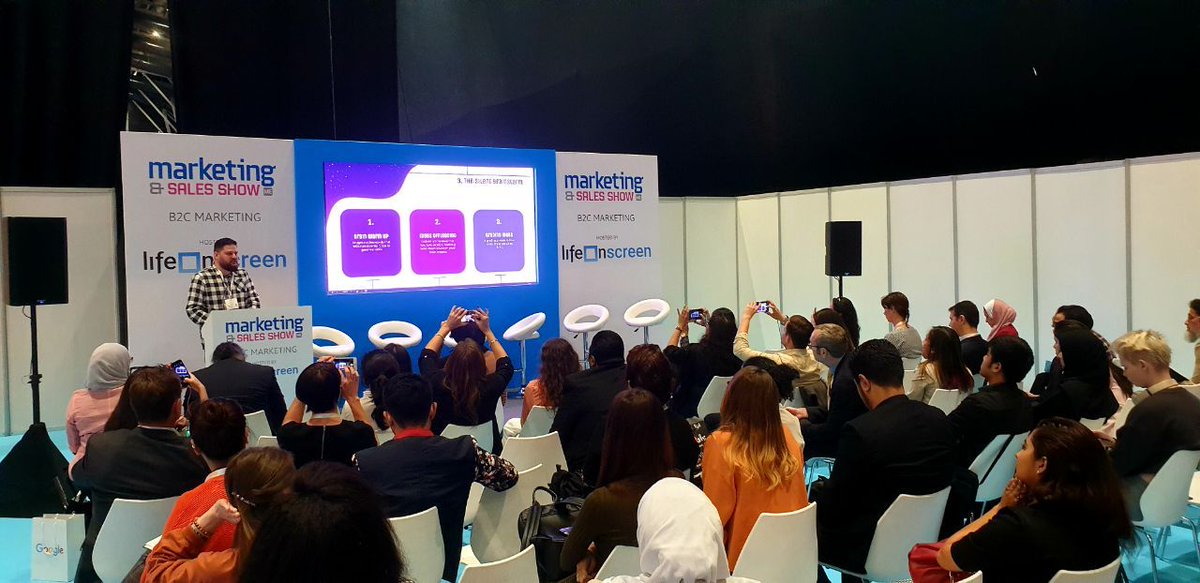 ShoaibEssa's tweet photo. Full house! Thank you @MarketingShowME for hosting me

#workshop #creative #content #socialmedia #MarketingShowDXB https://t.co/uTTByZpeyO