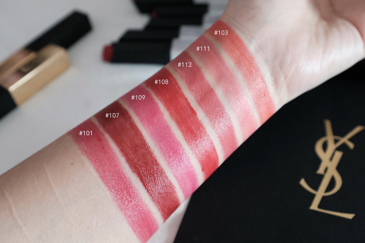 Viviennewonder's tweet image. มาแจกกันหน่อยหวานๆ กรุบๆ จ้า แจกลิป YSL รุ่น The slim รุ่นนี้คือเนื้อดีมาก สวยมาก เคยรีวิวไปแล้ว เป็นลิปอีกตัวที่วี่ชอบมากในปีนี้ เอามาแจก 3 แท่ง คนละ 1 รางวัล แค่ RT + FOLLOW สีที่แจกคือ 108 112 และ 17 บอกมาอยากได้สีไหน ประกาศ 1 ธันวาเลย