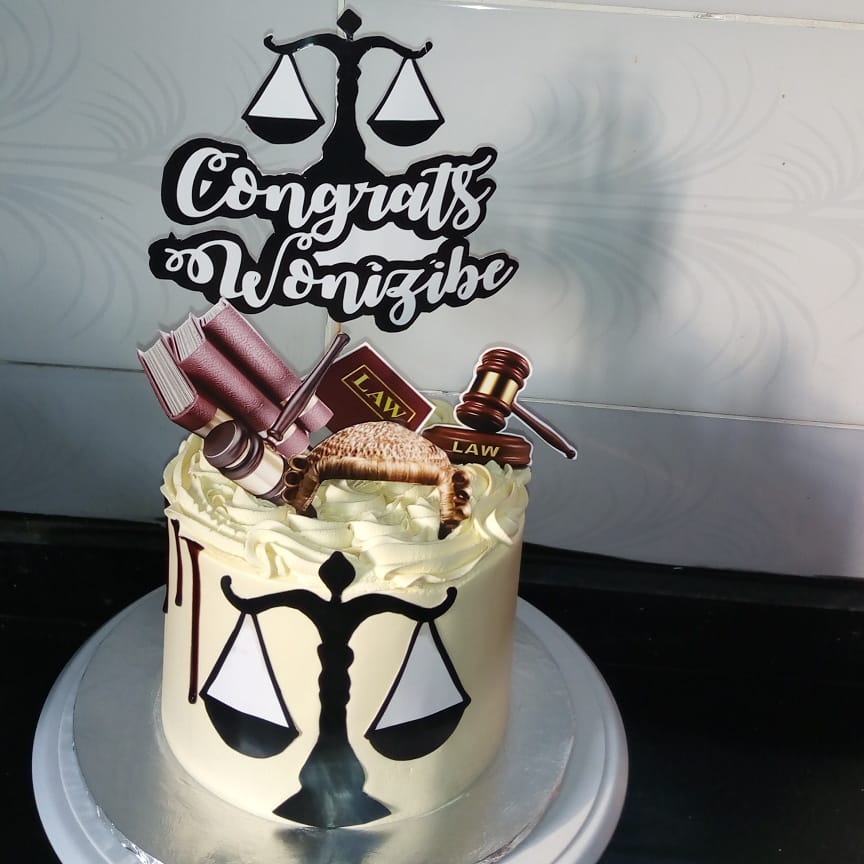 cakesbyruthieee's tweet photo. Congratulations to everyone who was #calledtobar 👏🏾👏🏾 Let justice prevail🙏Have a great career at the bar!!💜 #cake #calltobarcake #calltobar2019 #buttercream #lawyercake #abujaevents #celebrationcakes #yummycakes #bayelsabaker #BayelsaTwitterHangout https://t.co/17xEmOmKk6