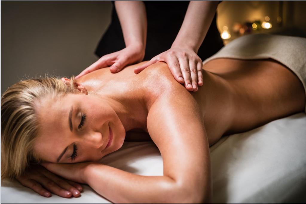 FourPointsLagos's tweet photo. Feeling the mid-week blues? Book yourself a relaxing massage and let go of your worries at #fourpointslagos #spa #massage #pamper #pampering #pampertime #relax #refresh #rejuvenate #sauna #bodymassage #health #lekkispa #lagosspa #lagos #lagosnigeria #nigeria #fourpointslagos https://t.co/6gQpTbhMh0