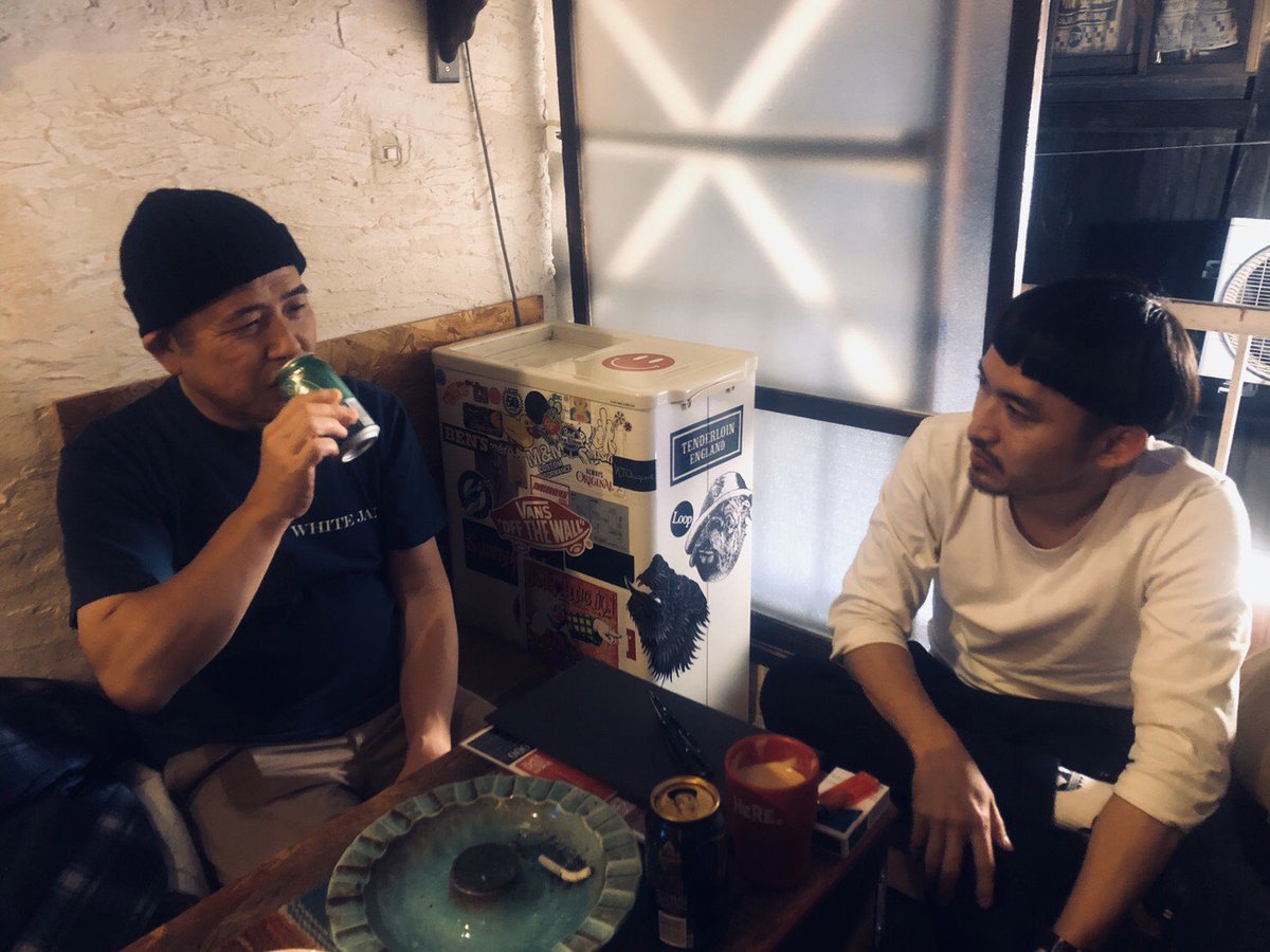 ck4649's tweet photo. 一昨日は、育ての親にあって、色んな話しして、漫喫に泊まり、昨日は、川原さんの攻めた舞台を観に行き、その後KUROさんと昨夜はブルースマン倉島イーサン勲さんのライブ見に行きました。気づいたら朝までセッションしてました！家の布団は最高だ。 https://t.co/Rx0MovLrqP