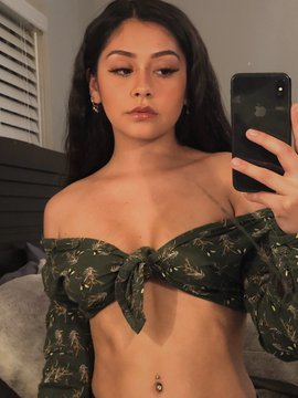 deviIsdoll_'s tweet photo. kiss it off me https://t.co/Kk8HVxNBTP