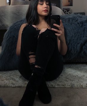 deviIsdoll_'s tweet photo. hi... https://t.co/h1AThokfp4