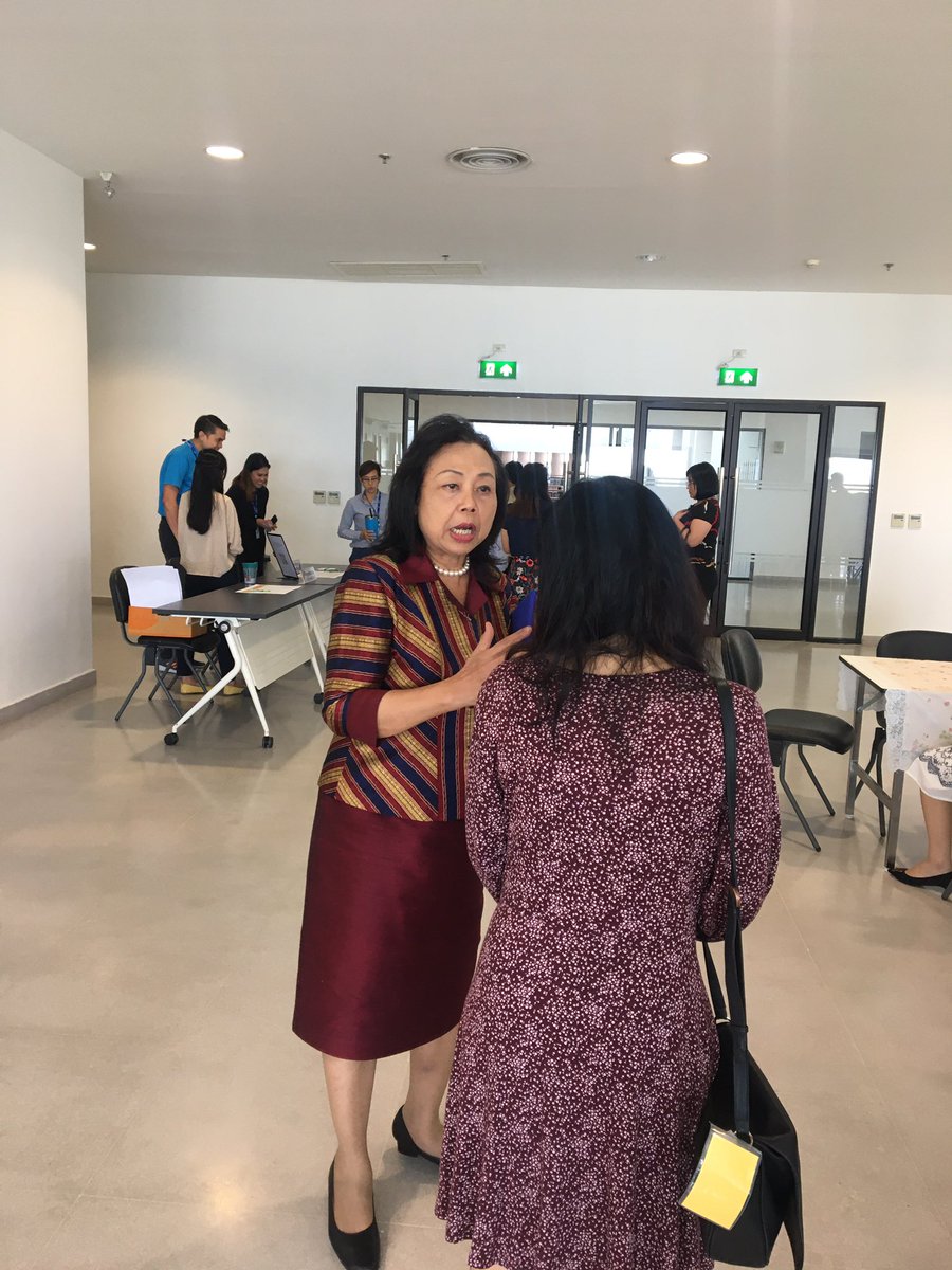 simonpgauci's tweet photo. Happy to host the first in a series of Parent Workshops at #MUIDS with the charismatic Assistant Professor Dr.Panadda Thanasetkorn from Mahidol University https://t.co/ww42hHxAEE