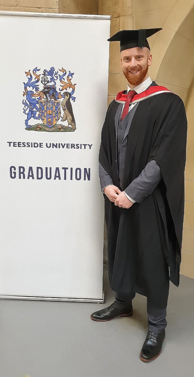 ParaDan85's tweet image. Such an amazing graduation yesterday at @TeessideUni. So proud of what 16/09 @TeesParamedic have achieved.  Good luck in your careers everyone. 🎓🚑 Now back to @YorksAmbulance to continue my dream career. #teesgrad2019 #paramedic #graduation2019 #happysocks #yorkshire
