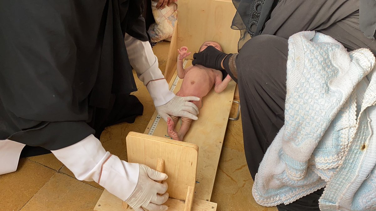 merlijnstoffels's tweet photo. Zo’n prachtig land, maar zo’n humanitair drama. Het aantal mensen met honger in Jemen is nog nooit zo hoog geweest.  Floortje Dessing was zo dapper om met ons mee te reizen om dit drama te agenderen in Nederland. Laten we de slachtoffers van dit conflict niet vergeten! Giro #6868 https://t.co/tme54fuCQa