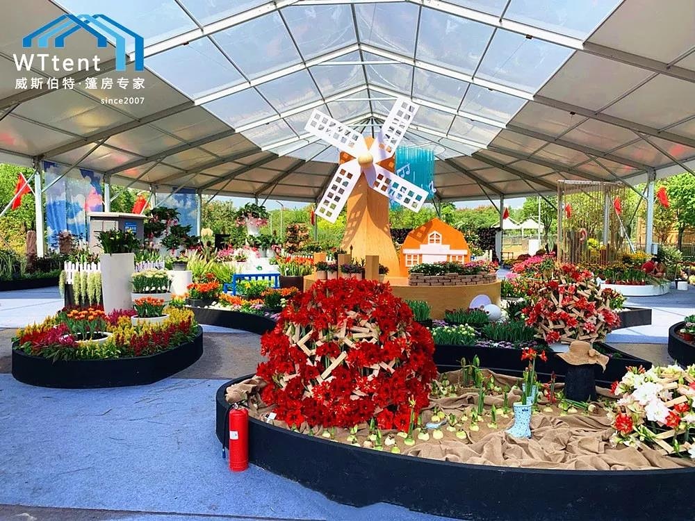 CollinCheng5's tweet photo. Beautiful flowers, beautiful tent https://t.co/8kL3iJyCTU