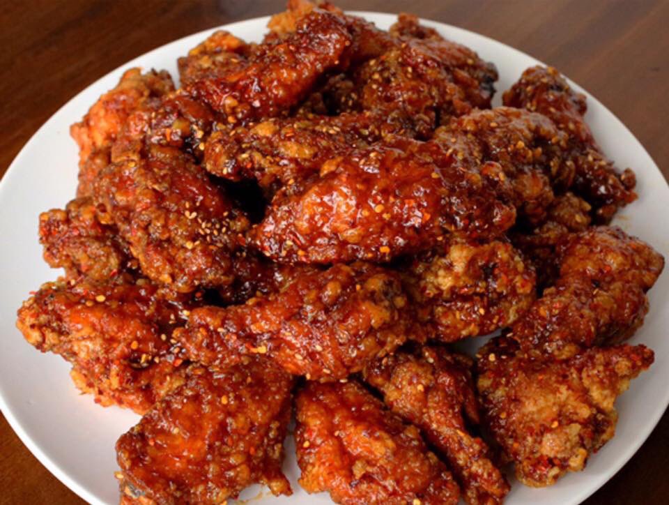 MalayFoodHunter's tweet photo. Resepi Ayam Korea Spicy

Bahan-bahan
• 2 ulas bawang putih
• 2 inci halia
• Sedikit lada hitam
• 1 ekor ayam (potong kecil)
• 1 biji telur ayam
• Setengah mangkuk tepung gandum
• Setengah mangkuk tepung jagung
• 2 cawan minyak masak https://t.co/Tj1nVsCEDQ