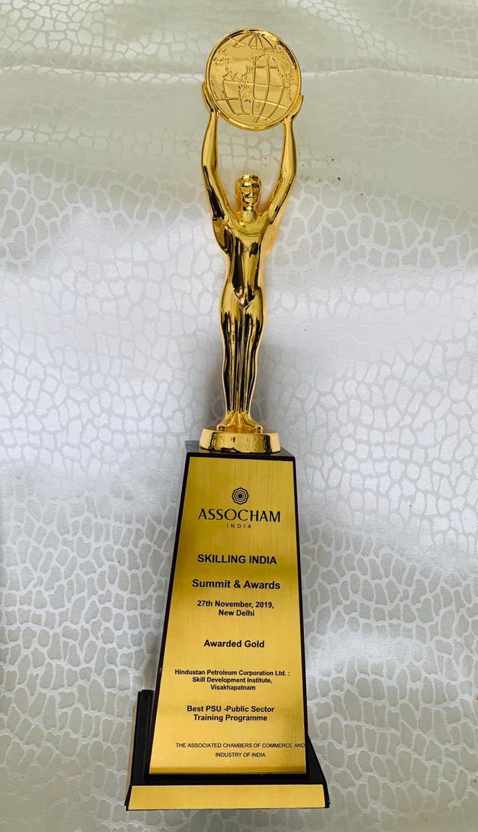 sdivisakh's tweet photo. @ASSOCHAM4India GOLD Award under PSU Category for @HPCL SDI Vskp received from Shri Raj Kumar Singh, Hon’ble Minister of State for Skill Development, Govt of India. This is third time in a row. We thank all our stakeholders🙏 @dpradhanbjp @PetroleumMin @ysjagan @vizagcollector https://t.co/6htyvlkE9t