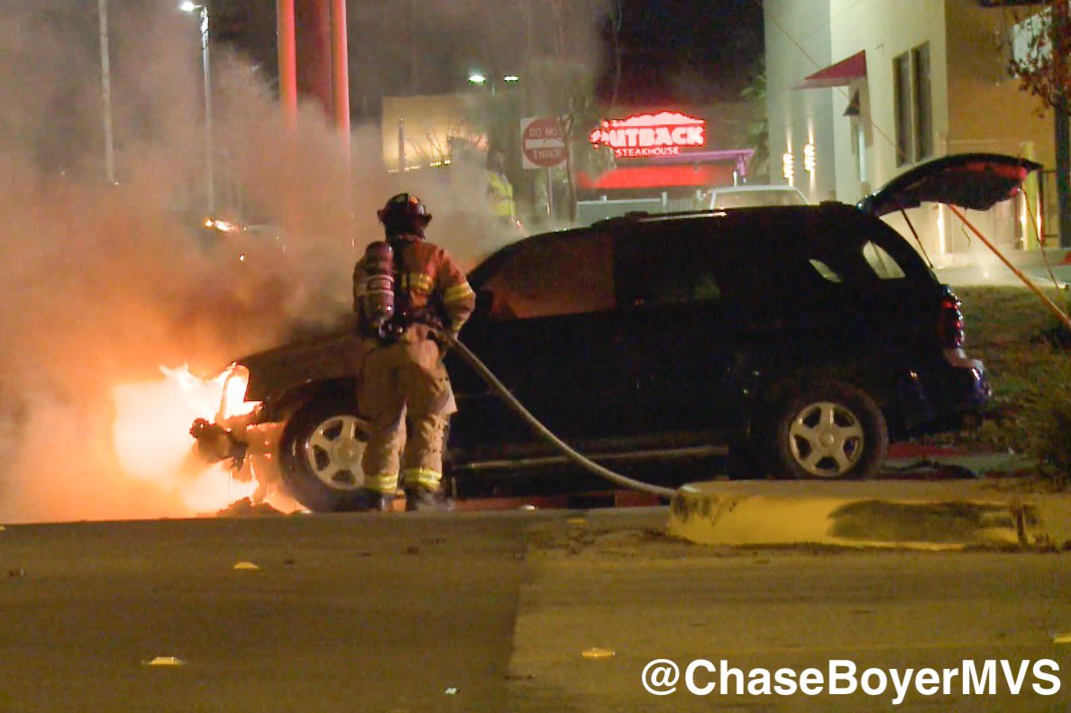 newsphotogchase's tweet photo. Firefighters in Hurst quickly extinguished a fully involved car fire early this morning. No injuries were reported. @MVSDFW #MVSDFW #DFWNews https://t.co/2qupAFJZ5C