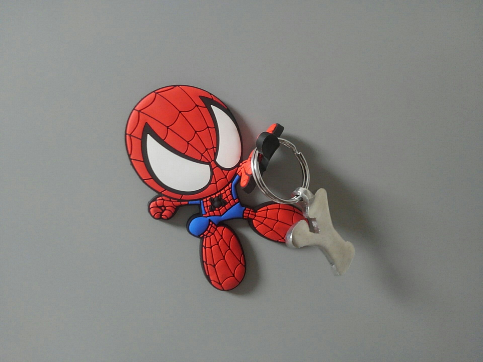 Ukino Usjで買った スパイダーマンのマグネットフックが可愛すぎてどうしよう 確かスヌーピーとかクッキーモンスターもあったなぁ 早くまた行きたいなぁ Usj ユニバーサルスタジオジャパン グッズ