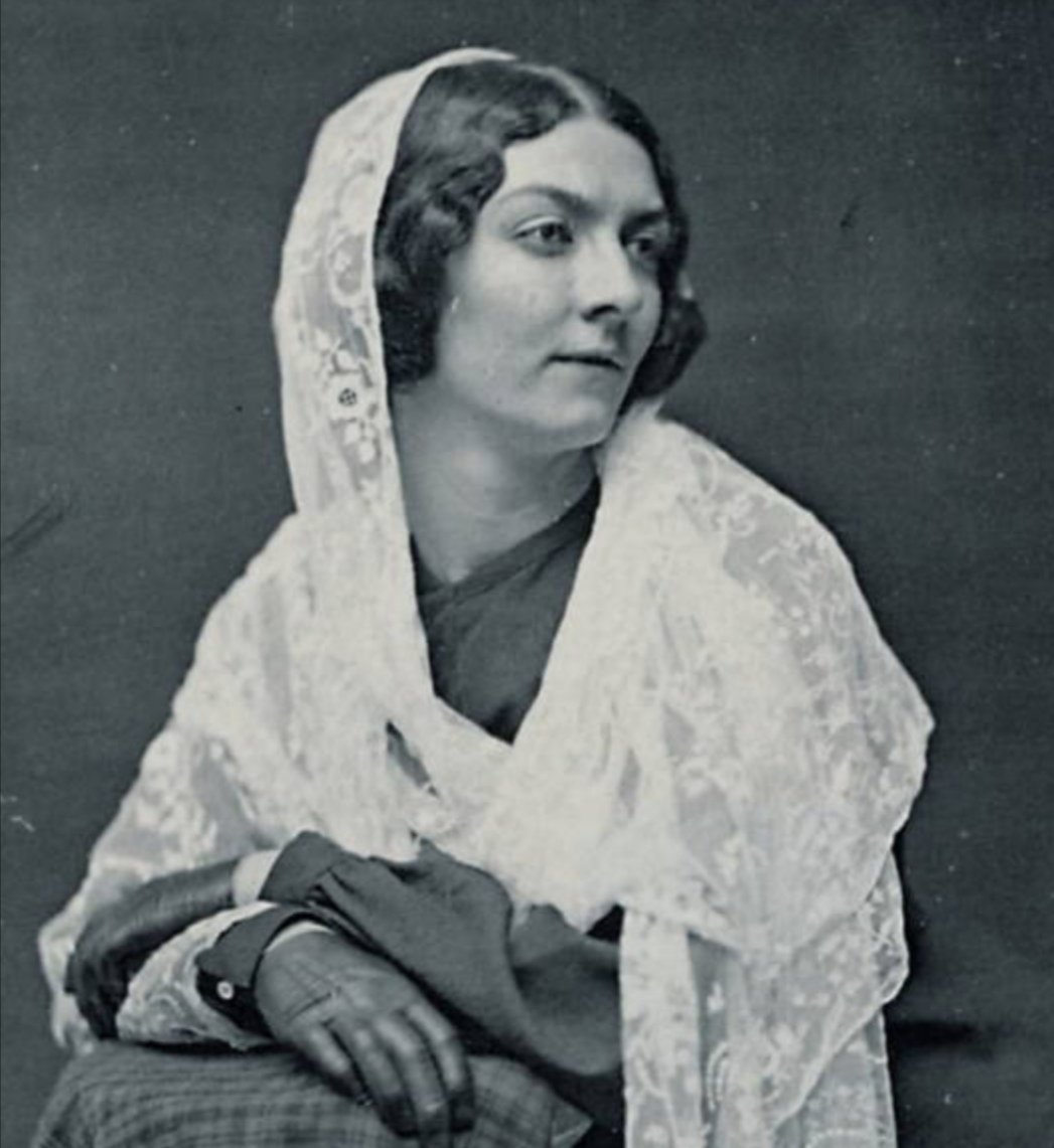 Horsewhip-and-pistol carrying Lola Montez is  #MiniMná 27. Born Maria Gilbert, after a divorce she reinvented herself as a "Spanish" dancer, had Franz Liszt and Alexandre Dumas as lovers, was mistress to and influenced the policies of King Ludwig, and toured the globe.  #Mnávember