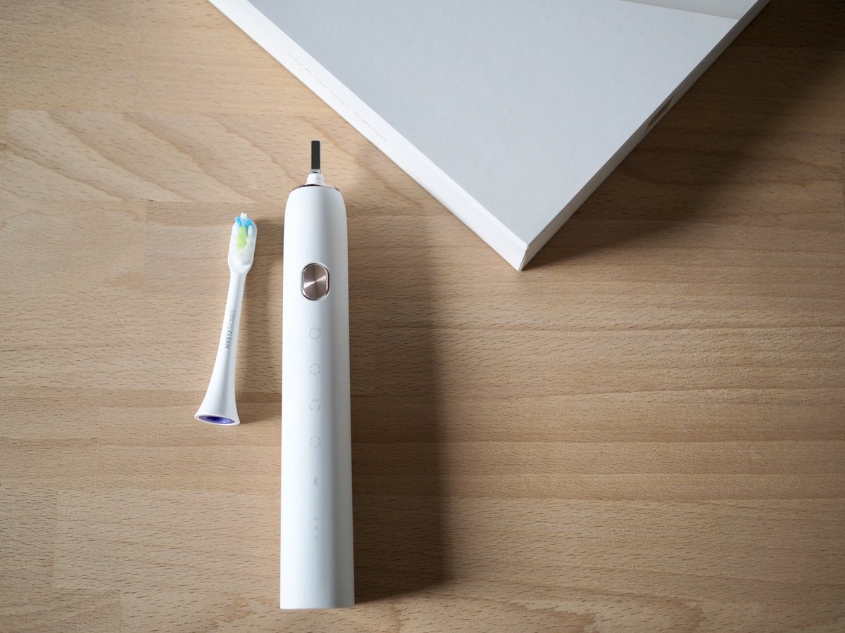 Teckie_H's tweet image. เสียเงินอีกแล้ววว
แปรงสีฟันไฟฟ้า xiaomi ดีเกินราคามาก
สั้นๆ คือซื้อได้เลย ไม่เสียดายเงิน คุ้มเกินคุ้ม ไม่ถึง 1,200.- กับฟีเจอร์ที่ได้ ทั้งวัสดุ ประสิทธิภาพในการใช้งาน ขจัดคราบชา กาแฟได้ดีเยี่ยม ถนอมเหงือก คนจัดฟันก็เวิค .. ถ้าเทียบยี่ห้ออื่นแล้ว เหลือเงินไปฟอกสีฟันได้เลย!!