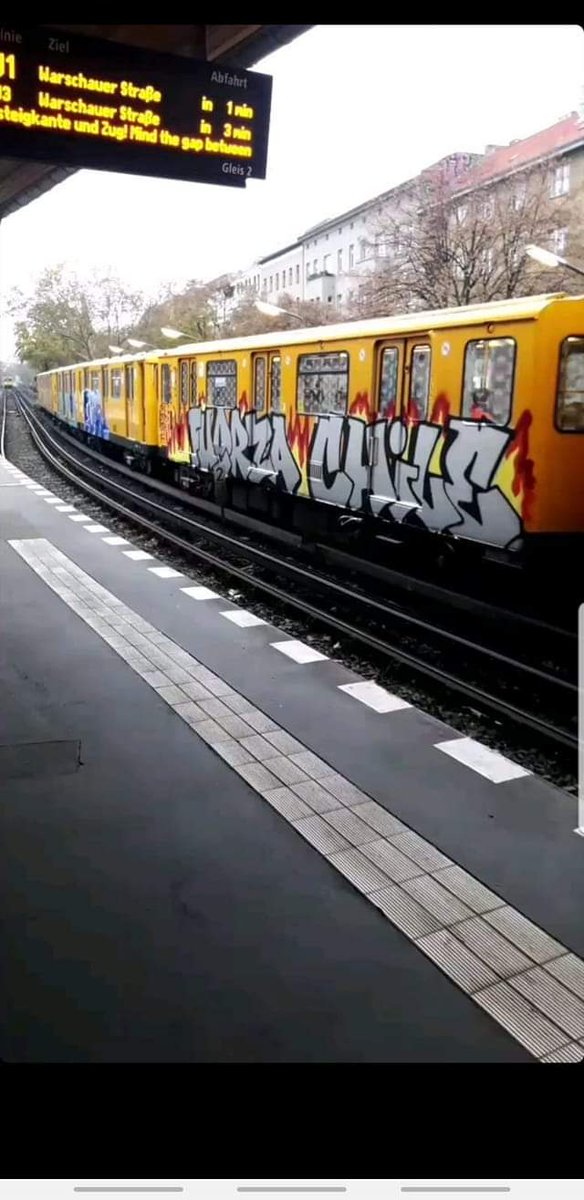 "Fuerza Chile"
#SBahnBerlin