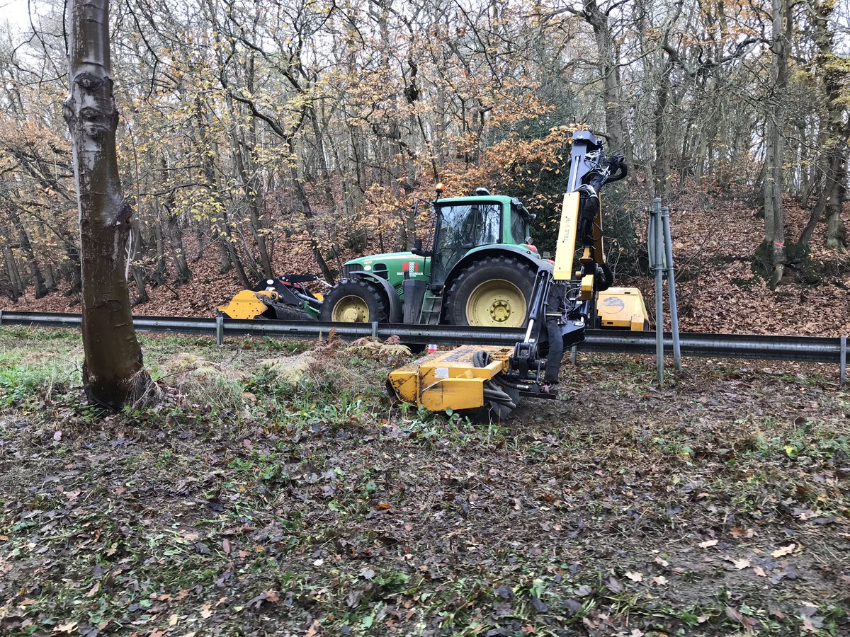 mattredmanag's tweet photo. Not much field work going on at the moment but good progress is still being made by the verge cutting team https://t.co/LgfuDffrbR
