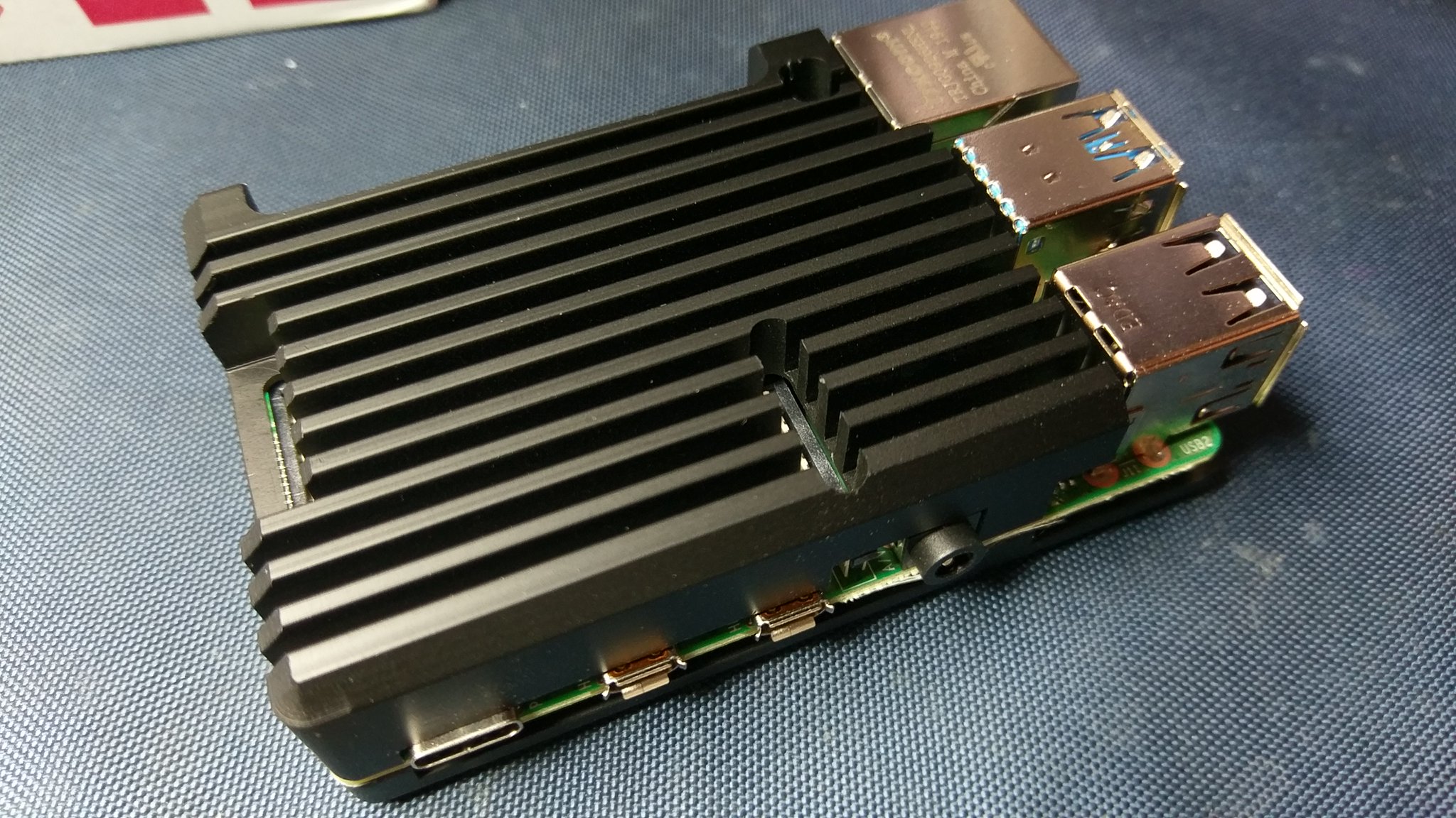 やまねこ 楢ノ木技研 Raspi4のファンレスケース 想像以上に良いw 重厚なアルミ削り出し ヒートシンク萌え T Co Wdjh39iitw やまねこ 楢ノ木技研 Raspi4のファンレスケース 想像以上に良いw 重厚なアルミ削り出し ヒートシンク萌え T Co Wdjh39iitw