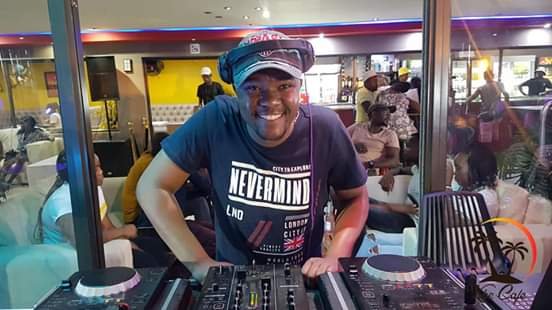 KagisoMokgatle3's tweet photo. Morning
Just Dropped A New Summer Mix
#HouseAfrika
#MusicallyGiftedAlbum
#AfroHouse
@KususaOfficial @DacapoSA @LemonnHerb
https://t.co/pTnPEqshD0 https://t.co/oxVdSzihqD