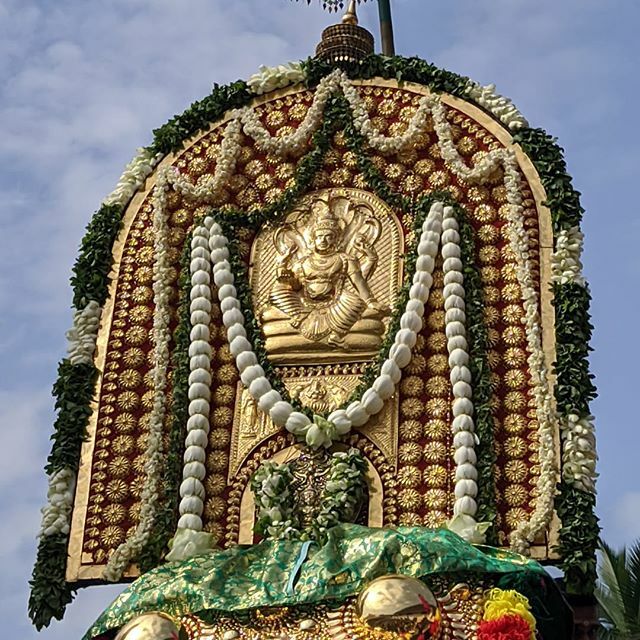 harisree_18's tweet photo. Kolam alankaram at it's best...day 3.. seeveli
.
#sreepoornathrayeesatemple #sreepoornathrayeesan
#vrischikolsavam2019 #valiyaulsavam2019 #tripunithura #templesofkerala #traditionalfestivals #kolam #incredibleindia #indiancontents #thisismyindia https://t.co/o4TwAf4Sgz https://t.co/ZIorSm1JDn