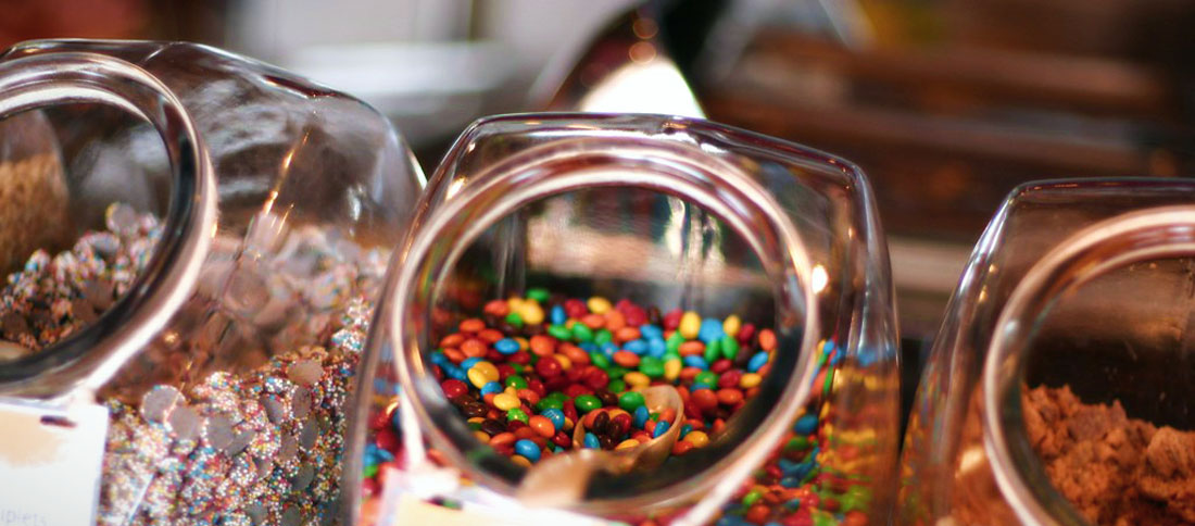 vidalonga_sa's tweet photo. Our soft serve ice cream mix can be overflavoured to increase your taste bud sensations! Vida Longa supplies a wide range of toppings as well as delicious syrups including chocolate &amp; strawberry. Check them out on our website @ https://t.co/dmtQnsBres

#softservemix #yum #tasty https://t.co/ABFVXOQ69x