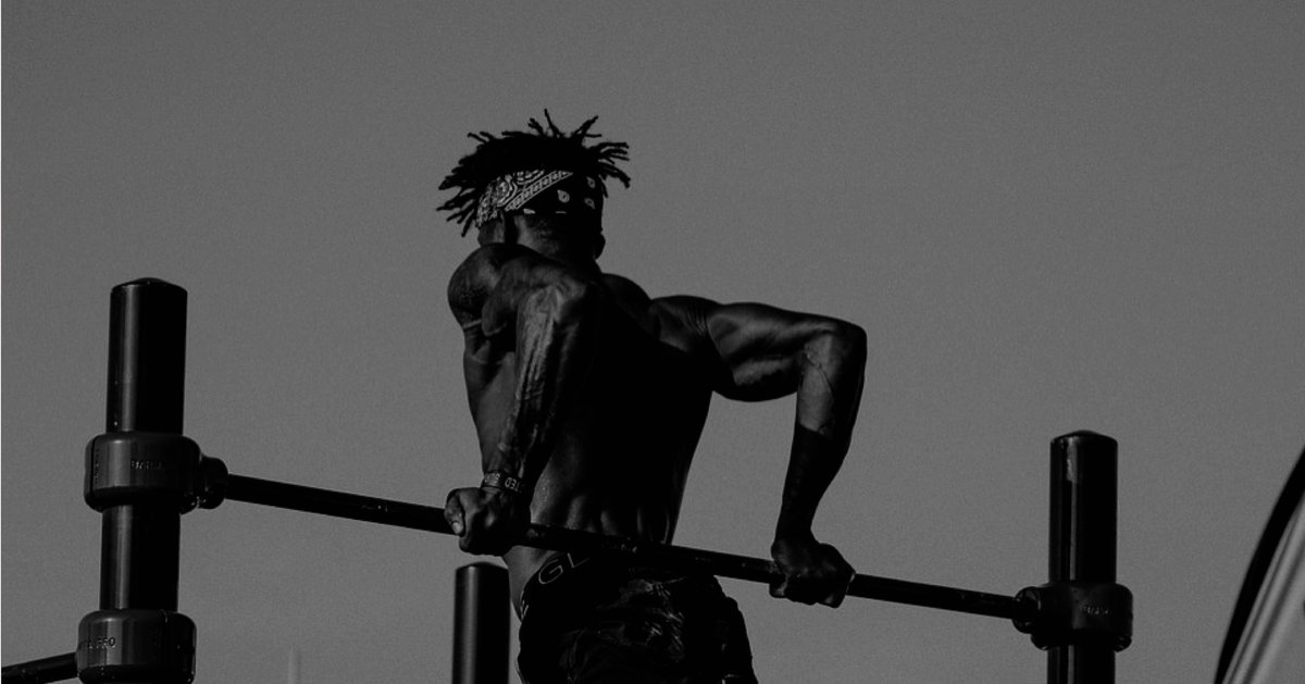 Winners Train, Losers Complain

Push Yourself to go to the gym, even if you don't want to.

#winners #training #gym