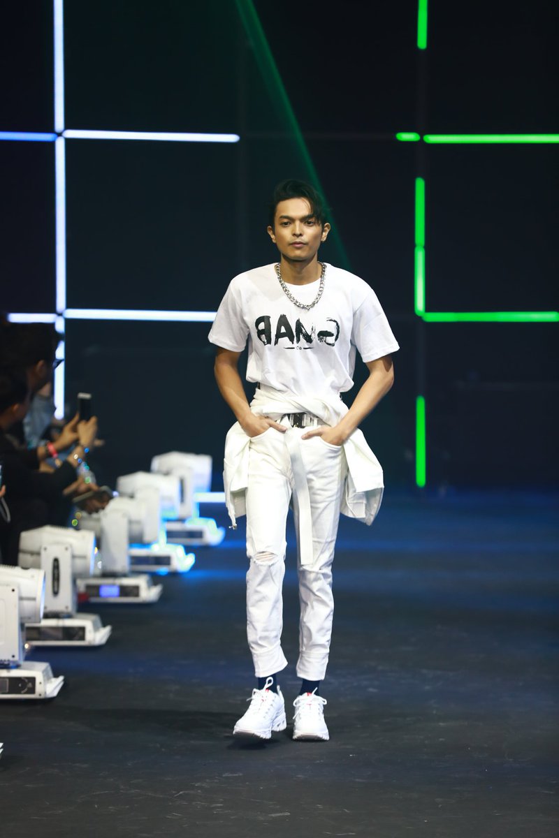 stylefestph's tweet photo. .@bangpineda Fusing the dark and the light. #StyleFestPH

Check out the full collection here: https://t.co/rqi8Rckx27 https://t.co/aFGXTEIOSb