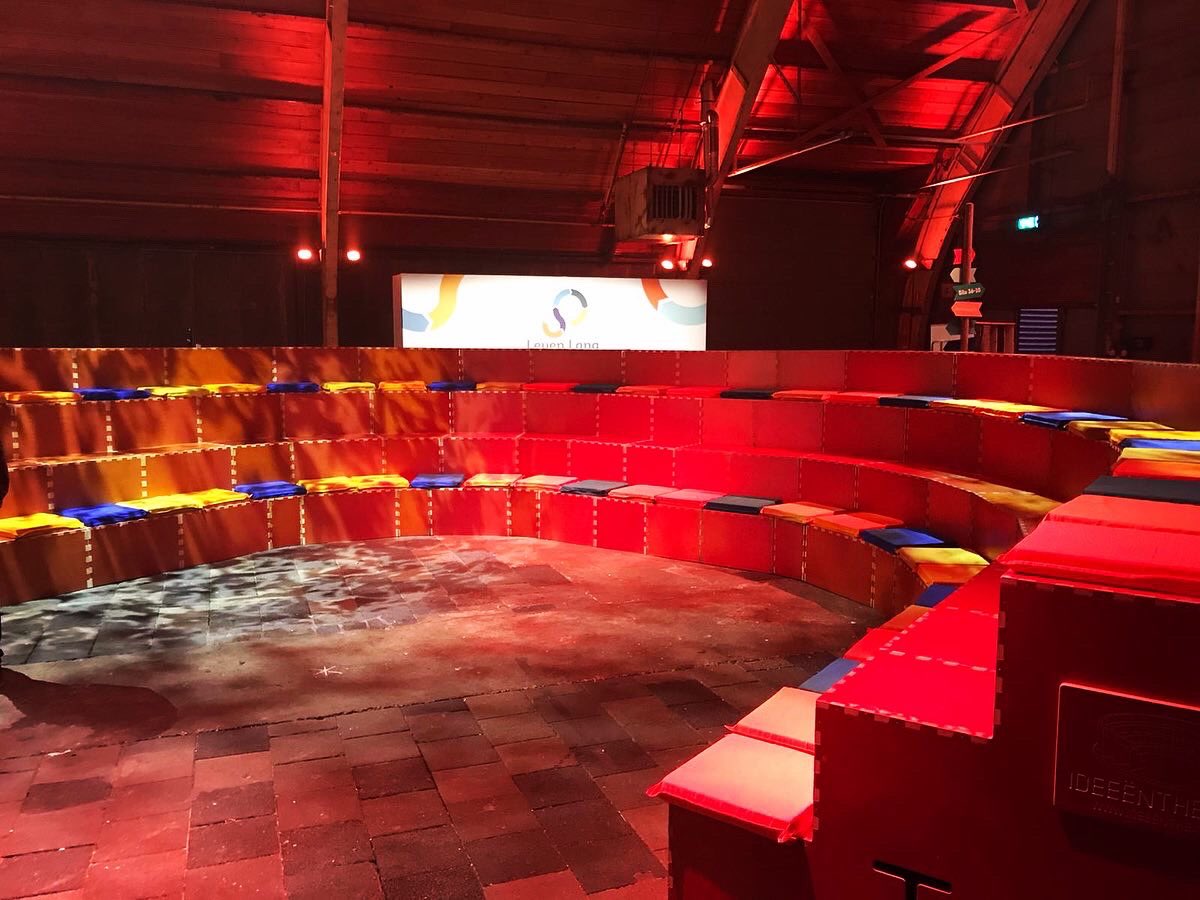 Conferentie: Leven Lang Ontwikkelen <a href="/DeFabrique/">DeFabrique</a> <a href="/Obsession2251AP/">Obsession</a> 
“Jij maakt het mogelijk”

Een #arena voor 50 personen staat klaar voor de #conferentie van vandaag in de #Copraloods.

•ideeentheater.nl •
•
•
•
#levenlangontwikkelen #jijmaakthetmogelijk #obsession