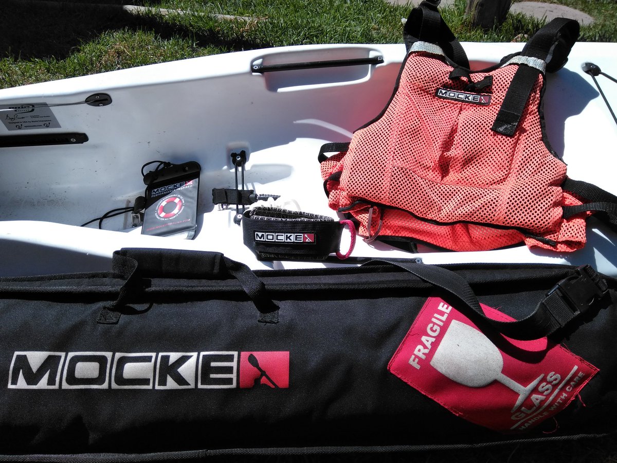 About two weeks ago we were asked to give a talk about paddling. Told the learners that we never leave home without these items.
PFD, dry bag for phone, leash and paddle bag. Simply esential