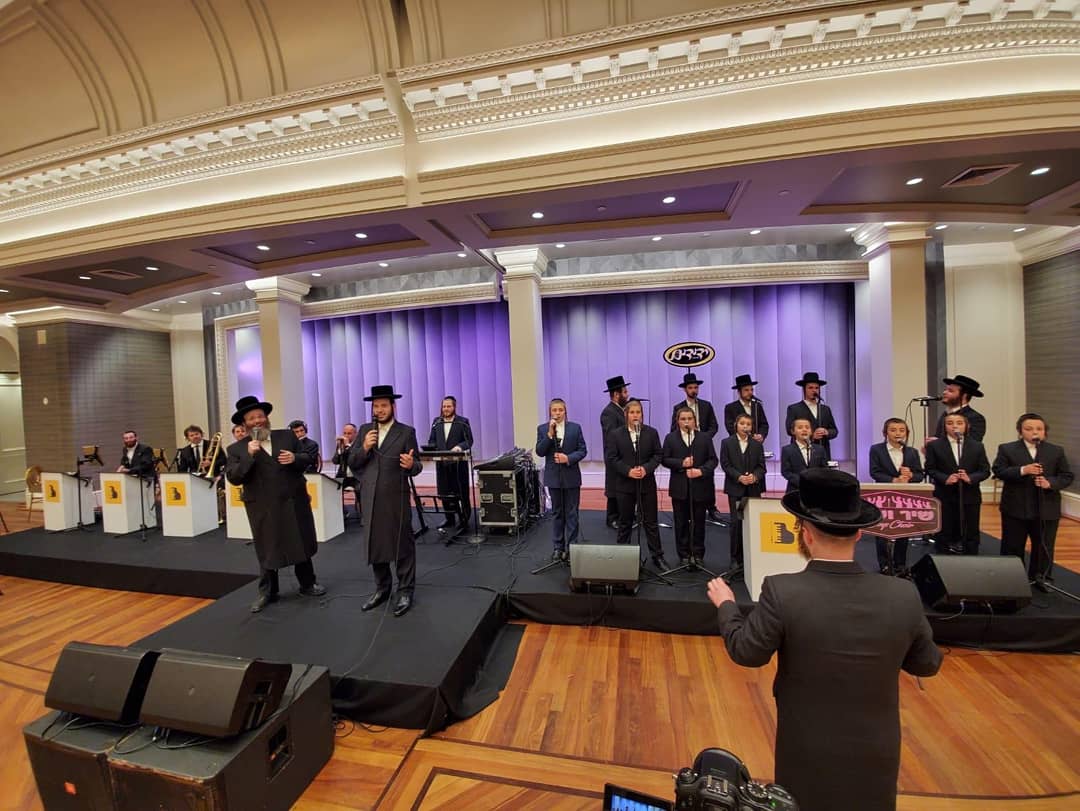 MottyIlowitz's tweet photo. Beautiful production tonight @ABerko @TaussigMusic @YedidimChoir @ShirVshevach https://t.co/ALi0JLRDVB